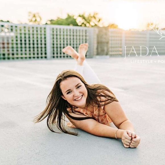 🌸 ABOUT ME & CLOSET DETAILS - Picture 2 of 8